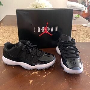Jordan retro 11 low top space jam